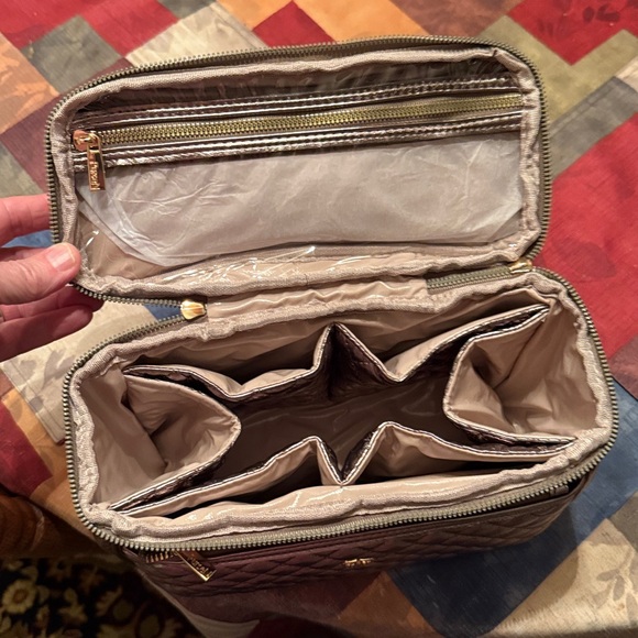 PurseN Metallic Quilted Travel Case - Picture 5 of 5